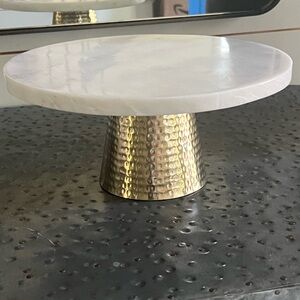 Cake stand
